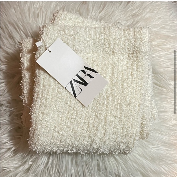 Zara 2-Piece Faux Fur Sweatshirt and Skirt - Picture 16 of 16